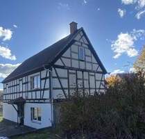 Die Balance zwischen Land und Stadt - großes Wohnhaus in Rauschwitz