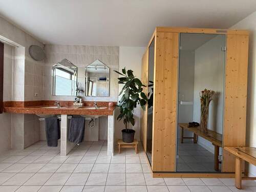 1.OG - Bad mit Infrarotkabine - 