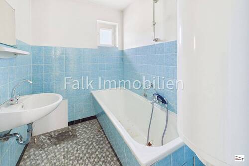 TL-Bad mit Badewanne - 