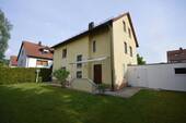 Eingang über Garten - 6 Zimmer Einfamilienhaus zur Miete in Neumarkt