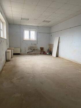 Werkstatt - Büro zur Miete in Borna