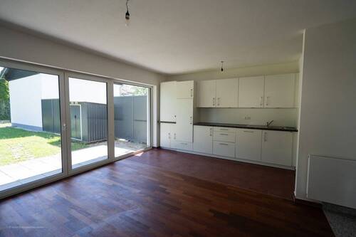 Wohnzimmer & Küche - Doppelhaushälfte mit 87,30 m² in München / Am Hart zur Miete