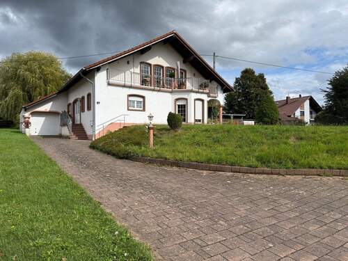 Bild 1 - Gepflegtes 1-2 Familienhaus in einem Mettlacher Ortsteil zu verkaufen!