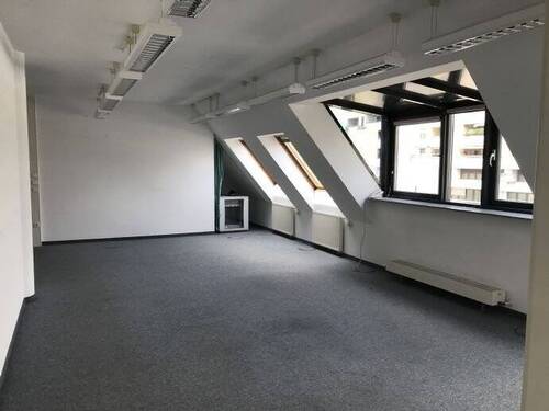 Gruppenbüro - 3 Zimmer Büro in Ludwigsburg