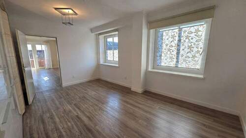 digital entmöbliert (KI) - 