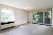 Wohnzimmer - 9 Zimmer Einfamilienhaus in Bielefeld