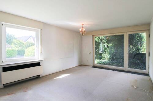 Wohnzimmer - 9 Zimmer Einfamilienhaus in Bielefeld