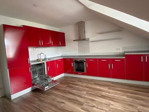 Küche mit Einbauküche - 3 Zimmer Etagenwohnung in Borna