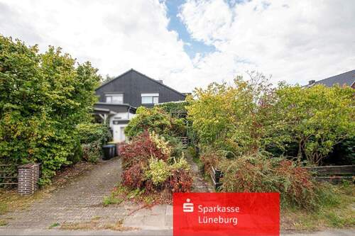 Straßenansicht - Wohnen in der Nähe der Heide - 220.000,00&nbsp;EUR Kaufpreis, ca.&nbsp; 146,10&nbsp;m&sup2;&nbsp;Wohnfl&auml;che