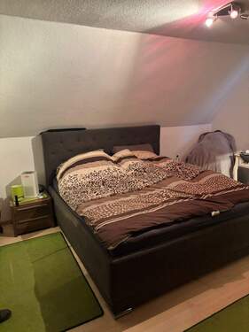 Schlafzimmer - 5 Zimmer Einfamilienhaus zum Kaufen in Bad Endbach