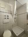 Bad mit Dusche - 