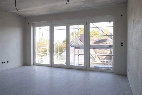 Wohnzimmer - 3 Zimmer Etagenwohnung zum Kaufen in Feucht