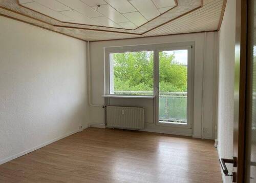 Wohnzimmer - 3 Zimmer Etagenwohnung zur Miete in Oschersleben