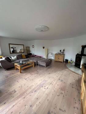 Haus 1 Wohnzimmer - 1 Zimmer Mehrfamilienhaus, Wohnhaus in Pürgen