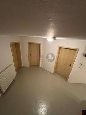 Haus 1 Flur im KellergeschossFlur - Mehrfamilienhaus, Wohnhaus mit 545,00 m&sup2; in Pürgen zum Kaufen