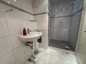 schickes Bad je Etage - 
