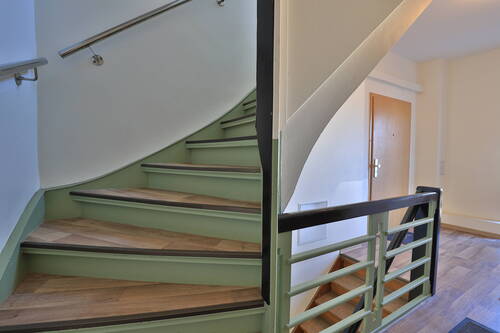 Zugang zu Wohnungen im ausgebautem Dachgeschoss - 