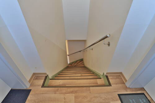 Zugang zu Dachgeschosswohnungen - 