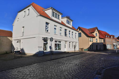 Mehrfamilienhaus mit Gewerbeeinheit - 9 Zimmer Mehrfamilienhaus, Wohnhaus zum Kaufen in Klütz