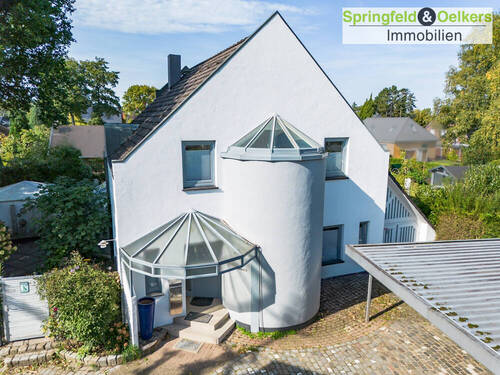 Frontansicht - Großzügiges Architektenhaus im Herzen von Boberg