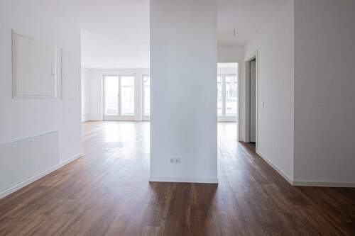 Flur Bild 3 - Etagenwohnung mit 98,20 m&sup2; in Dresden zur Miete