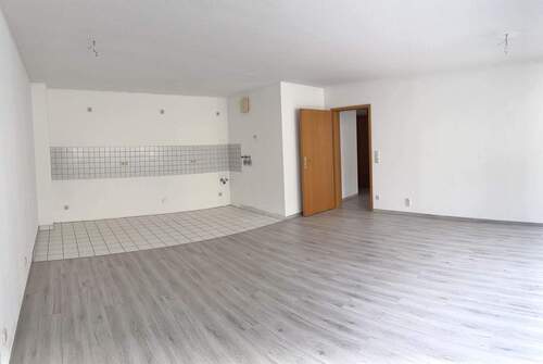 Wohnzimmer mit der Küche - Modernes Wohnen im Herzen von Auerbach!