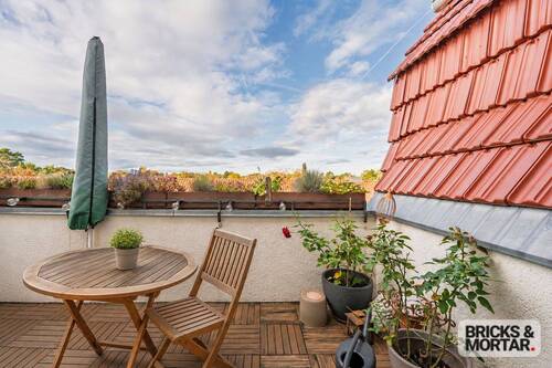 Titelbild-Terrasse - Vermietete Dachgeschosswohnung mit Balkon & Aufzug - herrschaftlicher Altbau in Grunewald
