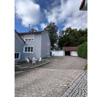 2 Familienhaus mit großem Garten in Ruhiger Lage. - Pürgen