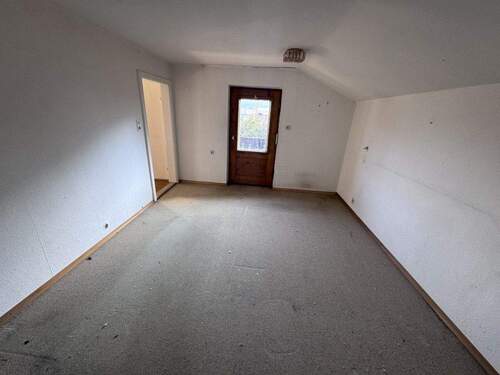 Zimmer - 4 Zimmer Mehrfamilienhaus, Wohnhaus in Unterammergau