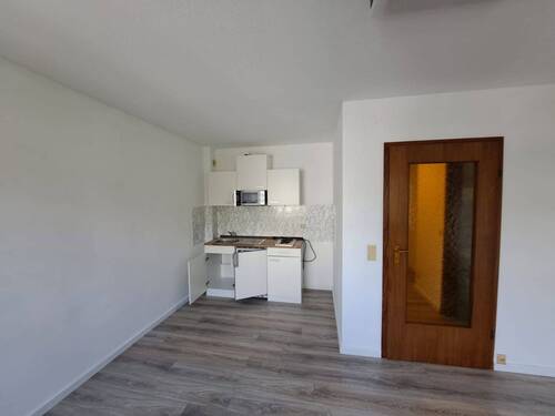 Küchenzeile - 1 Zimmer Etagenwohnung in Nürnberg