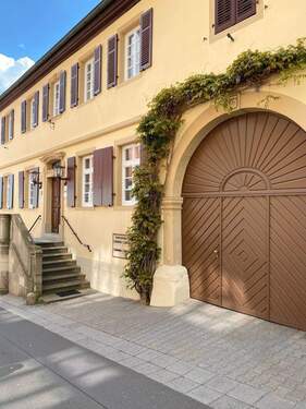 Ansicht mit Eingang zum Hof - EUPORA® Immobilien: Wohnung in Kirchheimbolanden