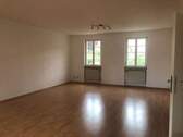 Wohnzimmer - 4 Zimmer Etagenwohnung zur Miete in Kirchheimbolanden