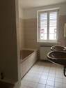 Bad mit Wanne und Dusche - 