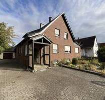 Einfamilienhaus mit Einliegerwohnung Doppelgarage und Nebengebäude in Bortfeld - Wendeburg