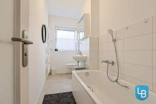 Modernes Badezimmer - Etagenwohnung mit 73,00 m² in Plön zum Kaufen