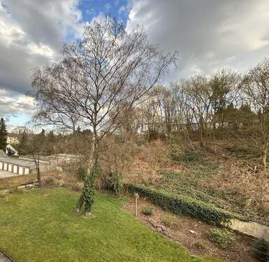 Ausbick vom Balkon - Etagenwohnung mit 92,00 m&sup2; in Wuppertal zum Kaufen