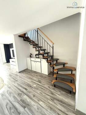 Treppe - 5 Zimmer Reihenmittelhaus in Singen