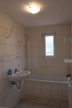 Tageslichtbad mit Wanne - 