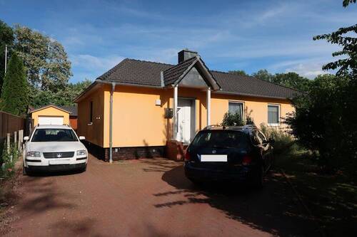 Ansicht Nord West - Gepflegtes EFH auf gr. Grundstück in Toplage von Warmsen!