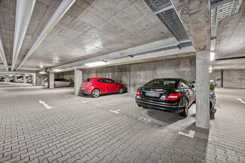 Tiefgaragen Stellplatz - 