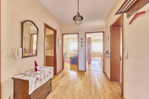 Flur - 3 Zimmer Etagenwohnung zum Kaufen in Rödermark