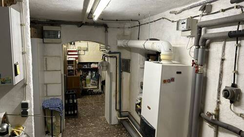 Kelleransicht mit Erdgas-Zentralheizung - 