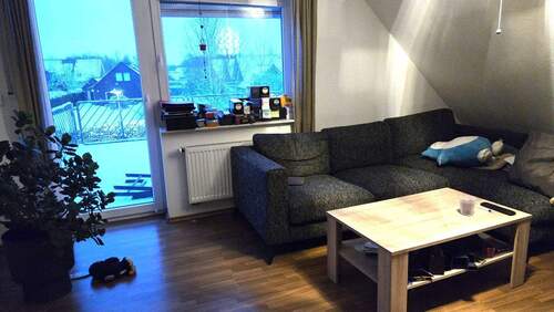 Wohnung Obergeschoss, Wohnzimmer mit Zugang zur Da - 2 Zimmer Doppelhaushälfte zum Kaufen in Remels