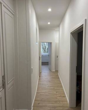 Flur - Etagenwohnung mit 72,00 m&sup2; in Lübeck zur Miete