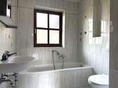  Bad EG mit Wanne und Dusche - 