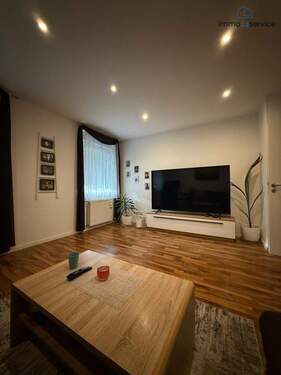 Wohnzimmer OG - 9 Zimmer Mehrfamilienhaus, Wohnhaus zum Kaufen in Rielasingen