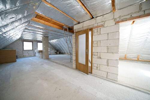 Dachgeschoss Fläche - 