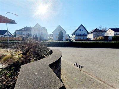 Straßensicht - Einfamilienhaus mit 130,00 m&sup2; in Mainz zum Kaufen