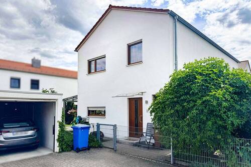 Hausfront - 