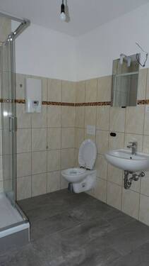 Bad - Etagenwohnung mit 57,00 m&sup2; in Saalfeld/Saale zur Miete